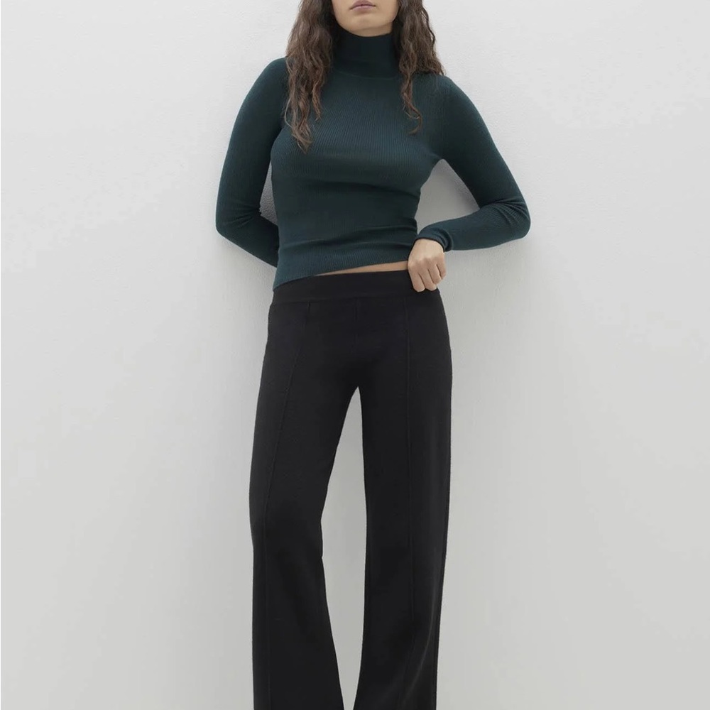 Sold - Ellen Tracy dark Forest Green Long Sleeve turtleneck Top